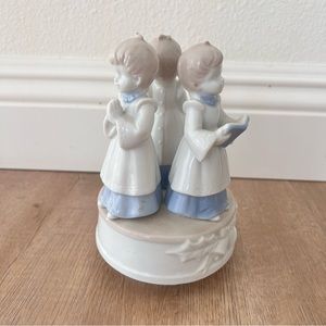 Vintage Three Children White Blue Porcelain Music Box Made In‎ Japan 7”